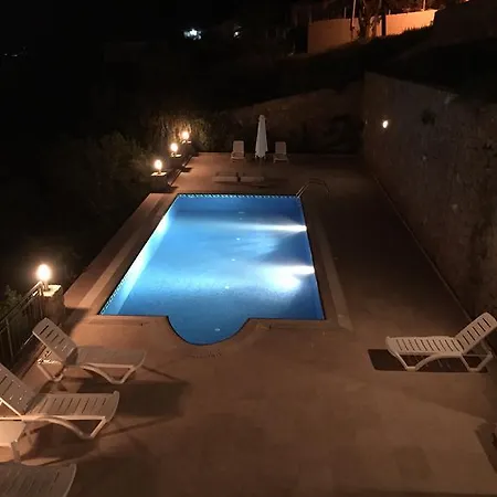 Elleysi, Bellapais *