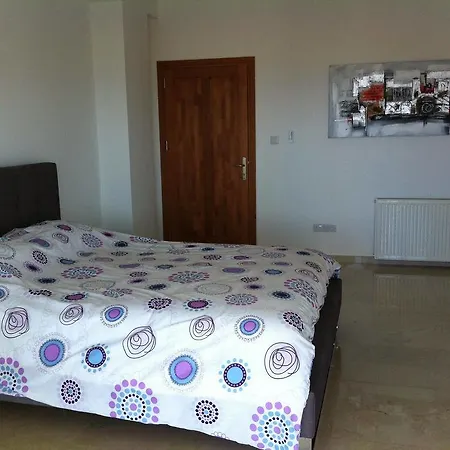 Elleysi Villa *