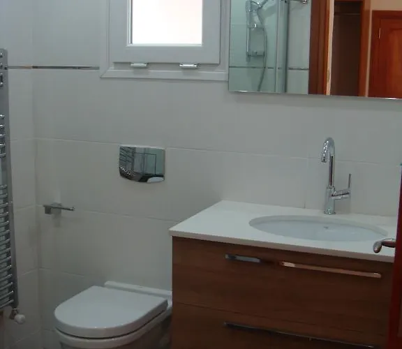 فيلة Elleysi, Bellapais Kazaphani